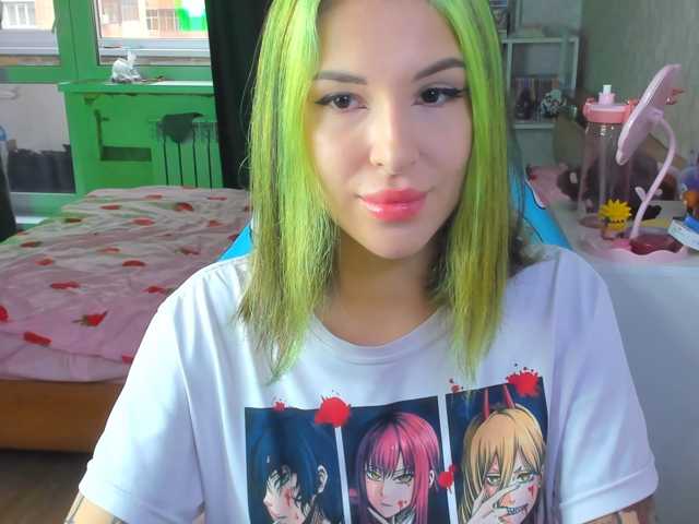 folinskaayaa, en directo ahora en BongaCams