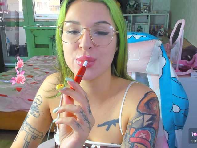 folinskaayaa, live now on BongaCams