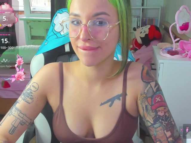 folinskaayaa live cam on BongaCams