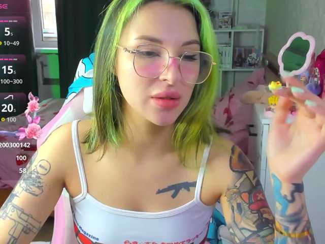 folinskaayaa live cam on BongaCams