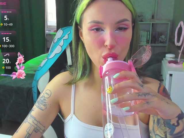 folinskaayaa live cam on BongaCams