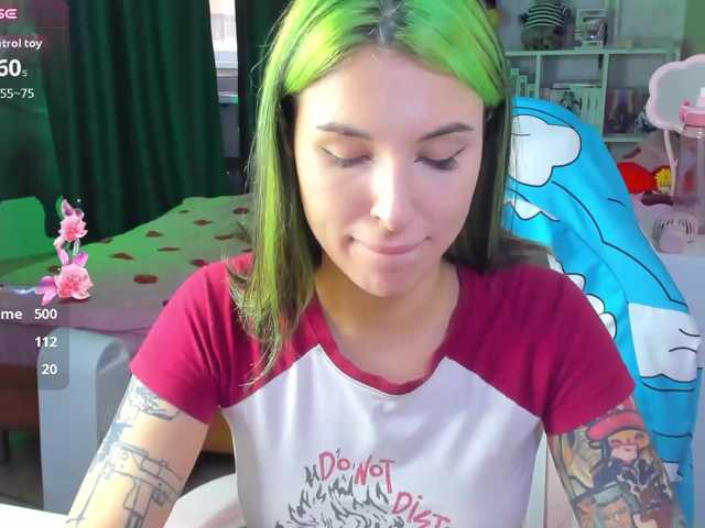 folinskaayaa live cam on BongaCams