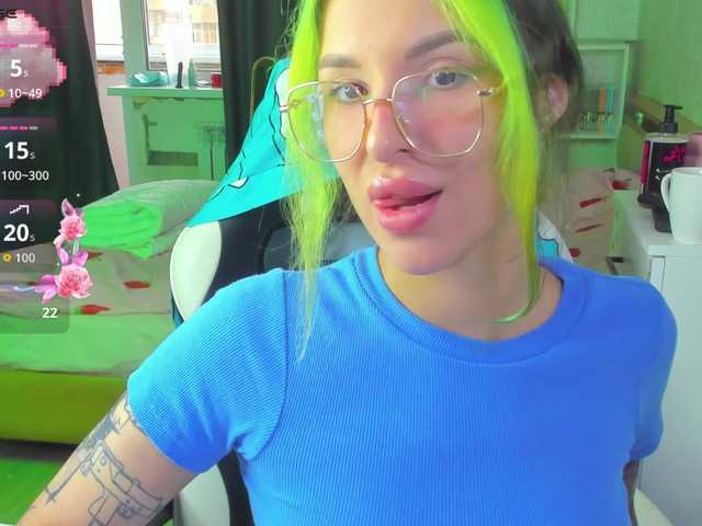folinskaayaa live cam on BongaCams