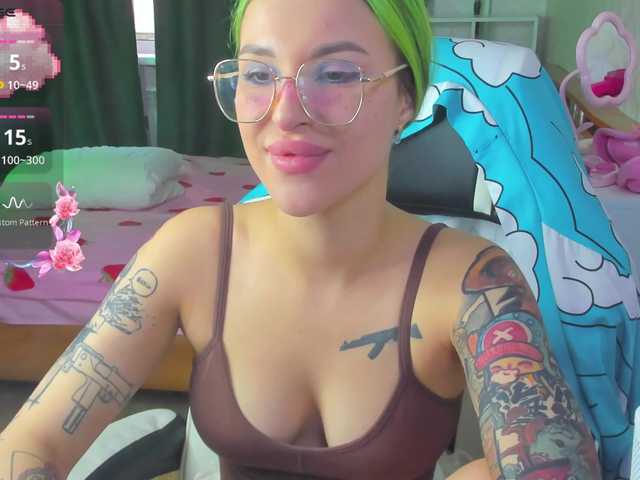 le modèle folinskaayaa est en webcam porno dans un show sur le site bongacams, il possède les tags suivants: White/Caucasian,Blonde,Shaved