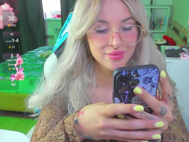 folinskaayaa live webcam show