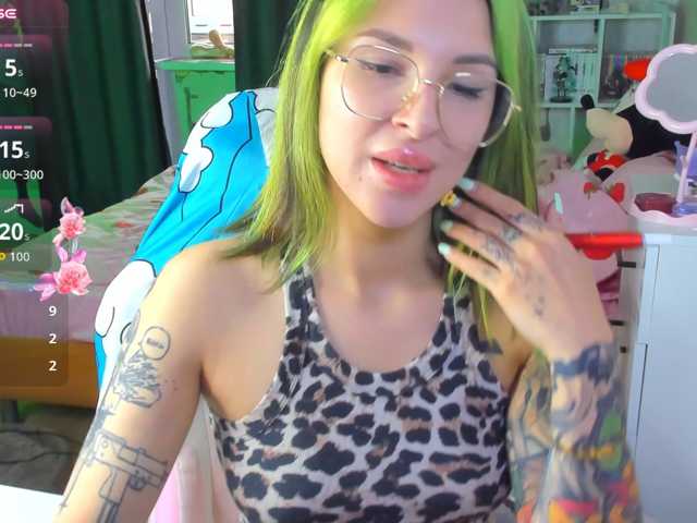 folinskaayaa live cam on BongaCams