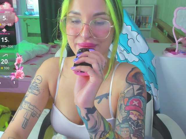 folinskaayaa live cam on BongaCams