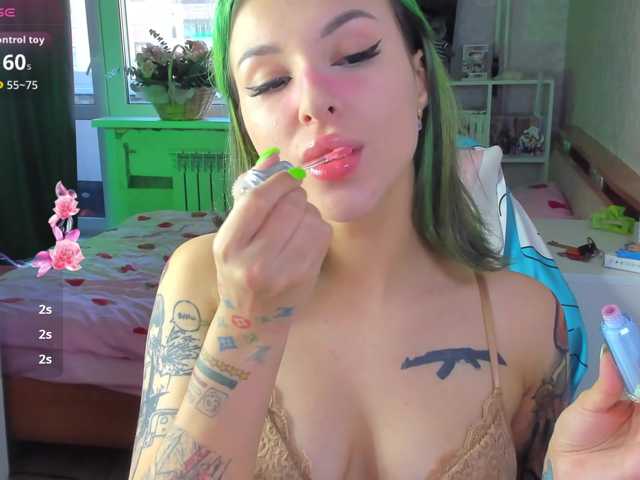 folinskaayaa live cam on BongaCams