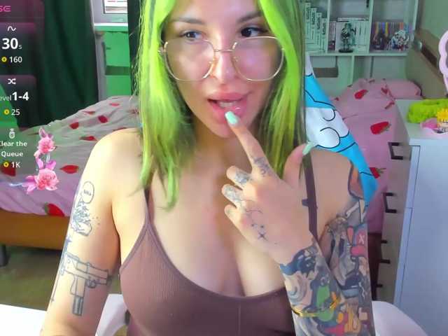 folinskaayaa live cam on BongaCams