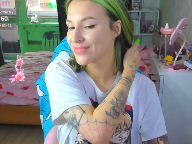 folinskaayaa live cam on BongaCams