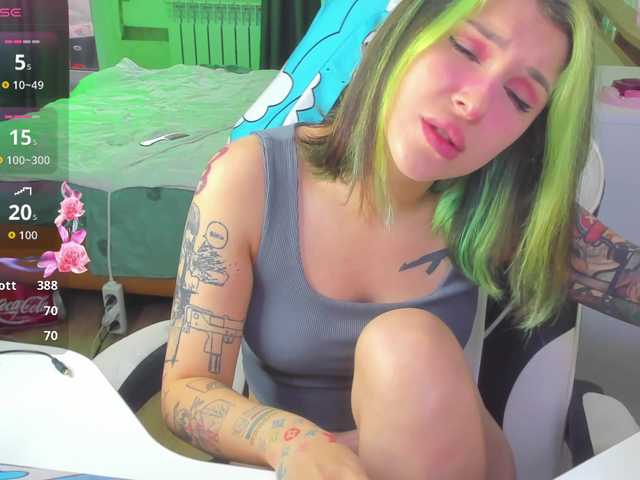 folinskaayaa live cam on BongaCams