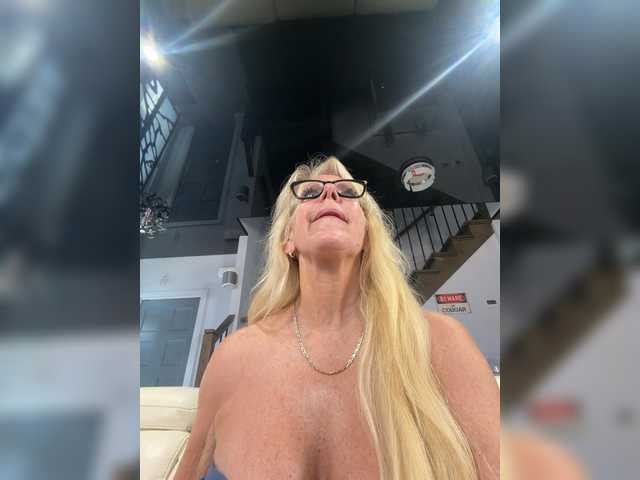 FitCougar live cam on BongaCams
