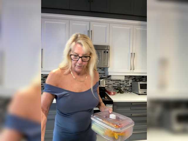 FitCougar live webcam show