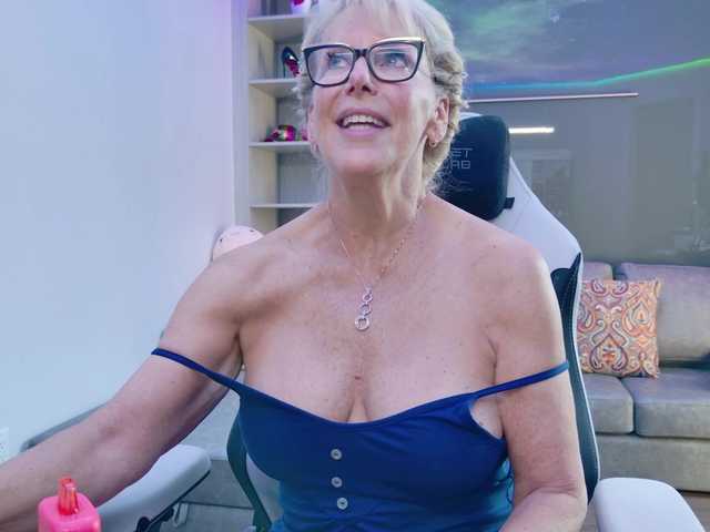 FitCougar live cam on BongaCams