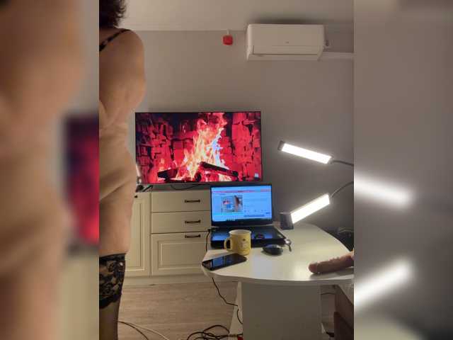 anyuta1212, en directo ahora en BongaCams