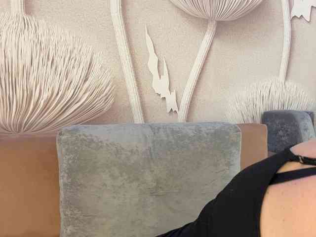 モデル: anyuta1212