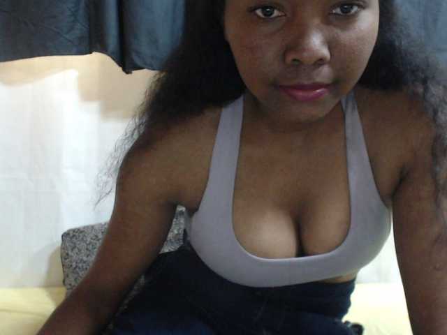 JustHotLove live cam on BongaCams