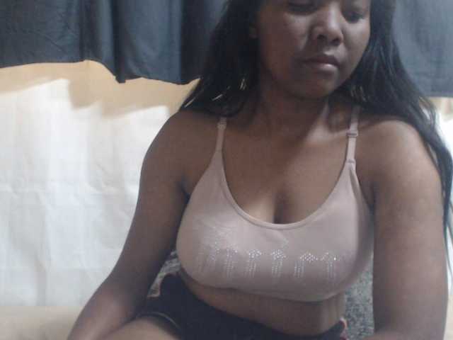 JustHotLove live cam preview