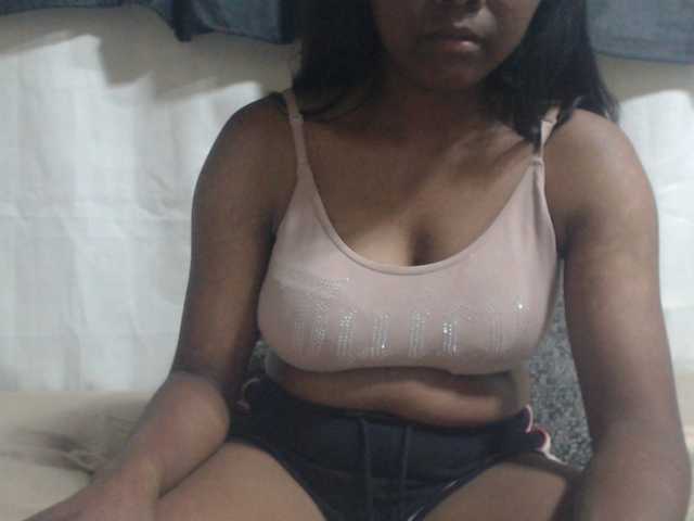 JustHotLove live cam preview