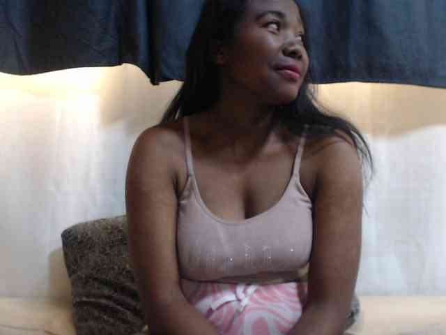 JustHotLove Live Webcam on BongaCams