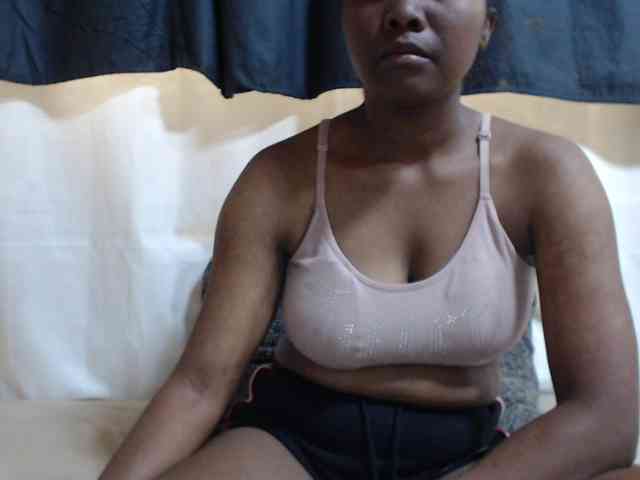 Modèle: JustHotLove