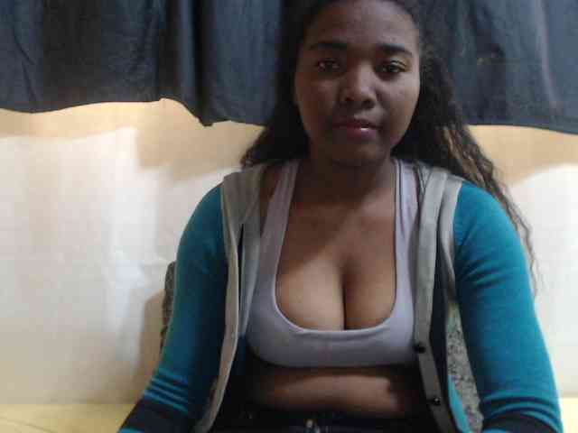Modèle: JustHotLove