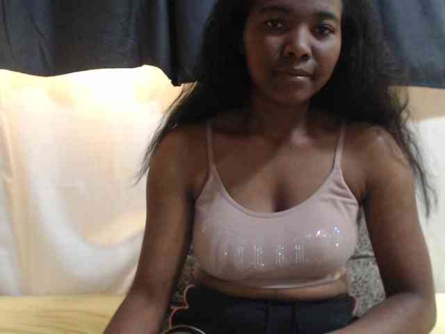 JustHotLove Live Webcam on BongaCams