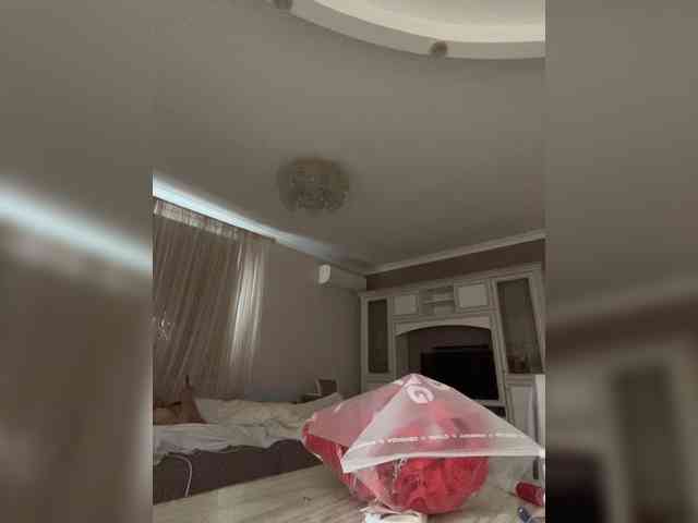 NadinKeddo webcam