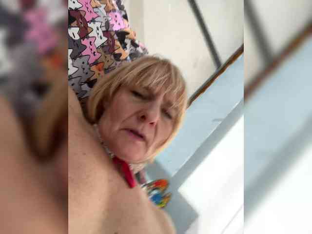 NadinKeddo webcam