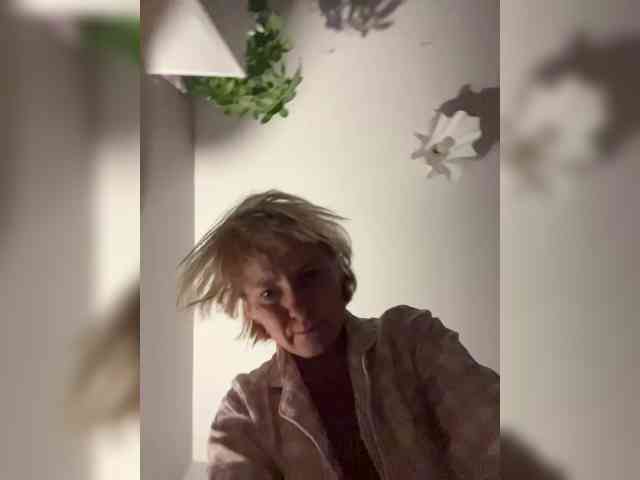 NadinKeddo live female cam on bongacams