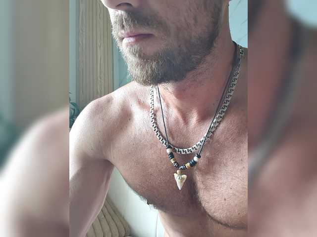 Muskulman — live male cam