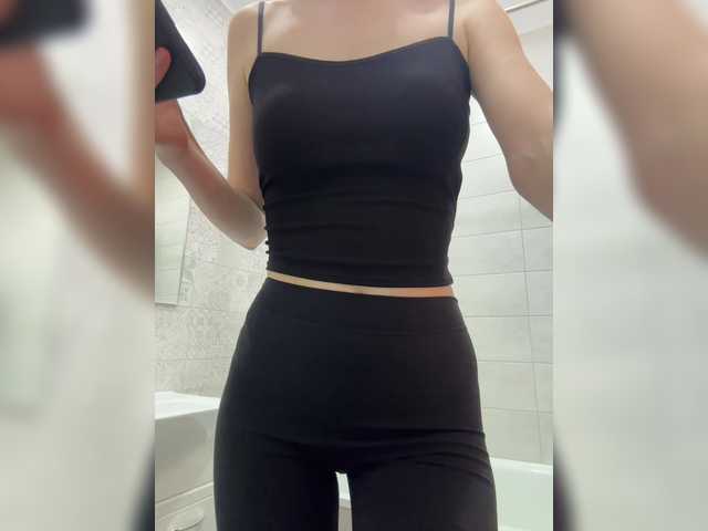 Madison01 live cam on BongaCams