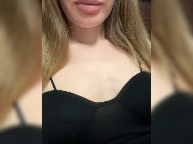 Madison01 live cam on BongaCams
