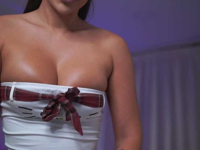 NatyDesiree live cam