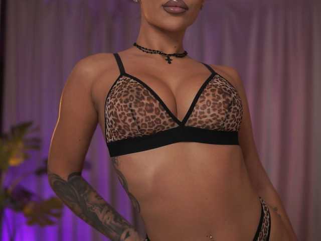 NatyDesiree live cam on BongaCams
