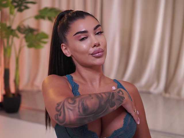 NatyDesiree live cam on BongaCams
