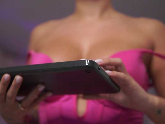 NatyDesiree live cam