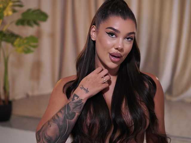 NatyDesiree live webcam show