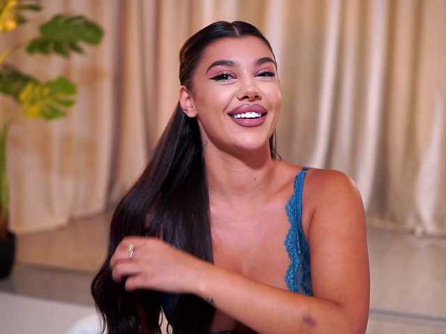 NatyDesiree live cam
