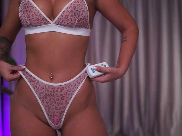 NatyDesiree live cam on BongaCams