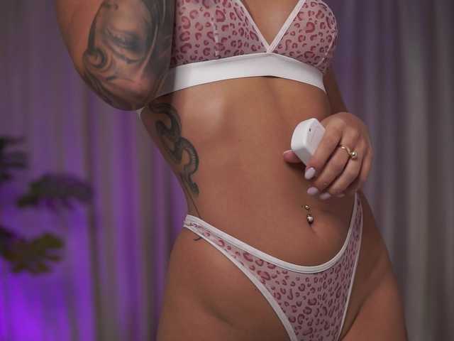 NatyDesiree live cam on BongaCams