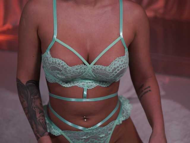 NatyDesiree's BongaCams show and profile