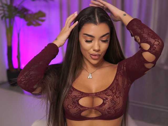 NatyDesiree live cam