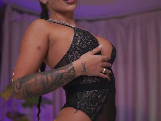 NatyDesiree live cam on BongaCams