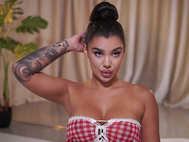 NatyDesiree live cam on BongaCams