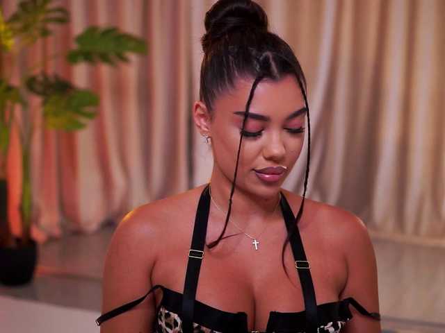 NatyDesiree live cam on BongaCams