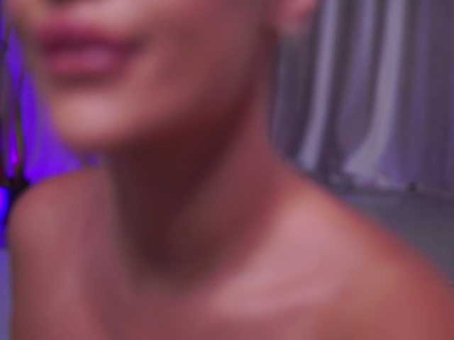 NatyDesiree live cam