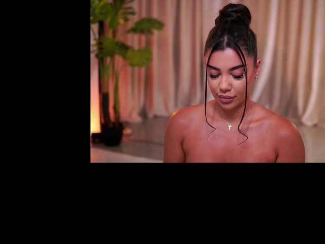 NatyDesiree live cam