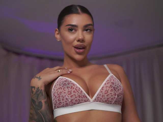 NatyDesiree live cam