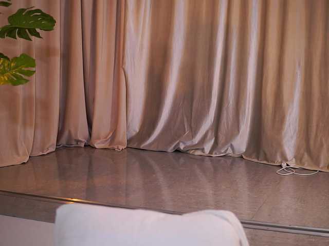 NatyDesiree live webcam show